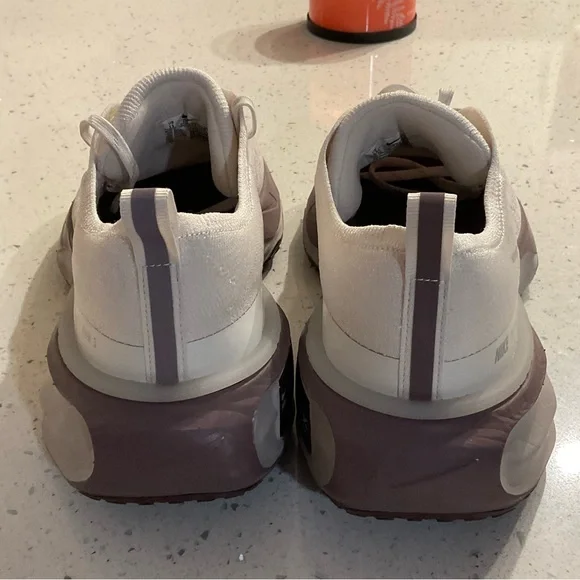 Nike ZoomX Cream and Maroon Running Shoes - Picture 4 of 7